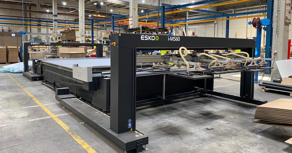 Leading industrial packaging manufacturer Embamat is first to install Kongsberg C66 with Feeder and Stacker.