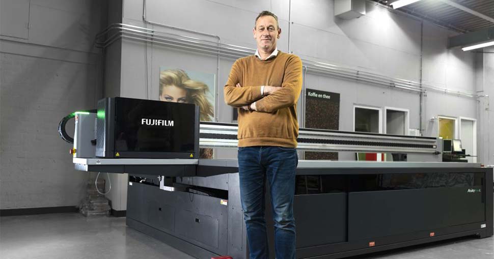 World-first: Netherlands-based A1 Signs becomes first company to invest in an Acuity Prime L flatbed printer.