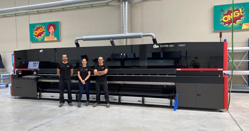 What does a $1M printer look like? Parrotprint.com acquires Europe's first EFI VUTEk Q5R 5M