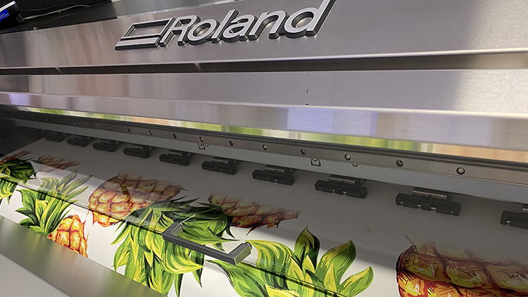 Roland DG's new EJ-640 DECO, designed for the interior decoration market, is meeting demands for eco-friendly, high-quality wallpaper at The Print Hive.