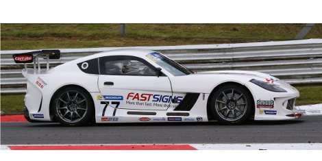 Fastsigns franchise owner Mark Davies recently finished third in the Ginetta Supercup’s race at Oulton Park racing track and is on course for more success as the competition continues.