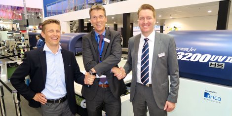 left to right: Samuli Vuorenhala, CEO of Signcom; Martijn Van Den Broek, Screen Europe Product Manager, Wide Format; Johannes Kauppi, Oy Graphic Metal Ab