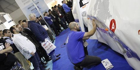 Sponsored by Hexis and Steinel FESPA’s fast-paced live vehicle wrapping competition will speed back to the CNR Expo for the 2016 edition.