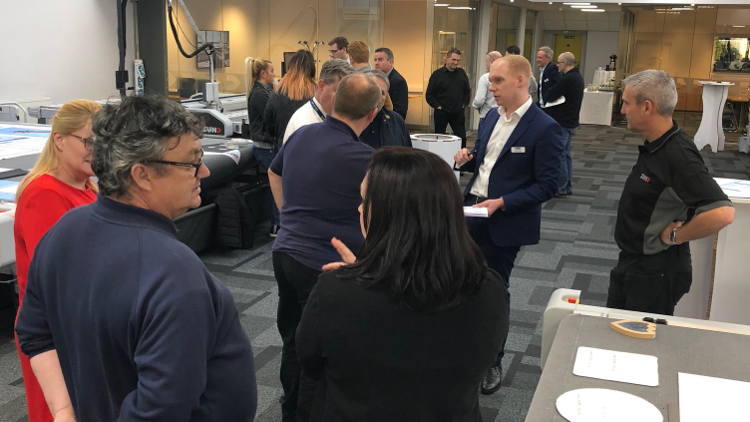 ZUND open day people
