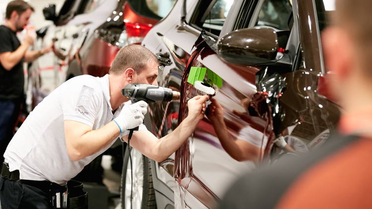 Trade Show with a hands-on feel: Inspirations for new business lines at viscom 2019.