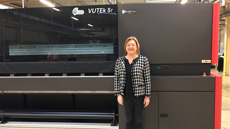 BS2i Chooses the EFI VUTEk 5r+ LED Printer to Give Customers High-end Graphics with Superior Technology.