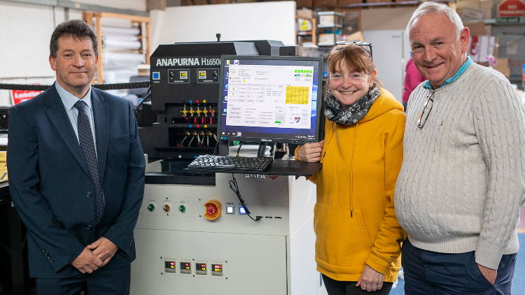Trade & Discount Signs invests in new AGFA Anapurna H1650i.