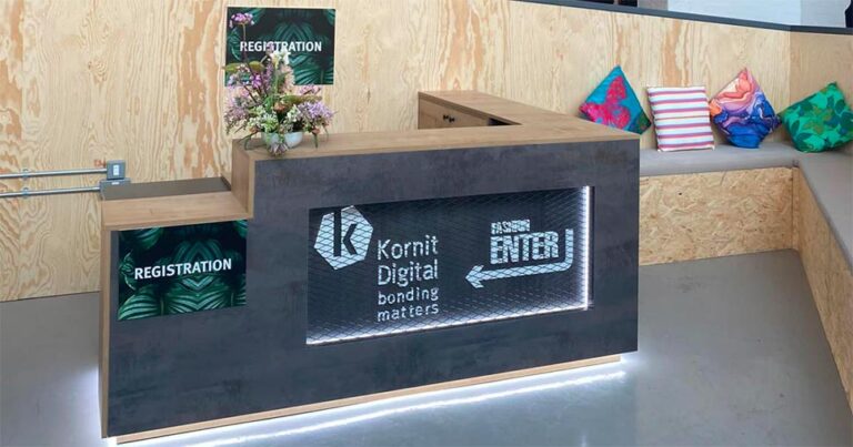 Unveil UK’s first-ever sustainable Fashtech Innovation Centre, displaying mass customization capabilities empowering designers, apparel brands, and other creatives.