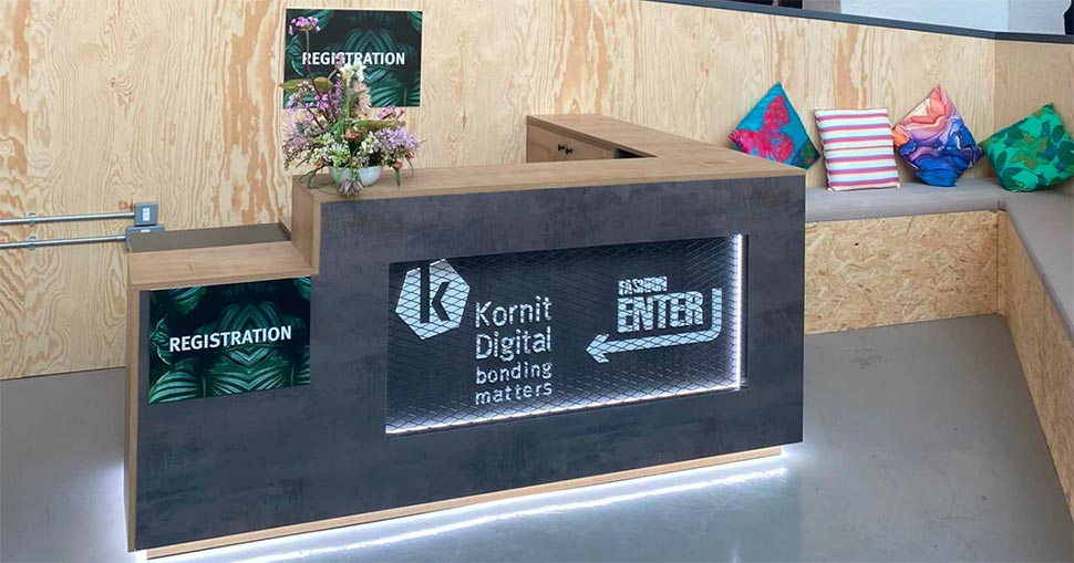 Unveil UK’s first-ever sustainable Fashtech Innovation Centre, displaying mass customization capabilities empowering designers, apparel brands, and other creatives.