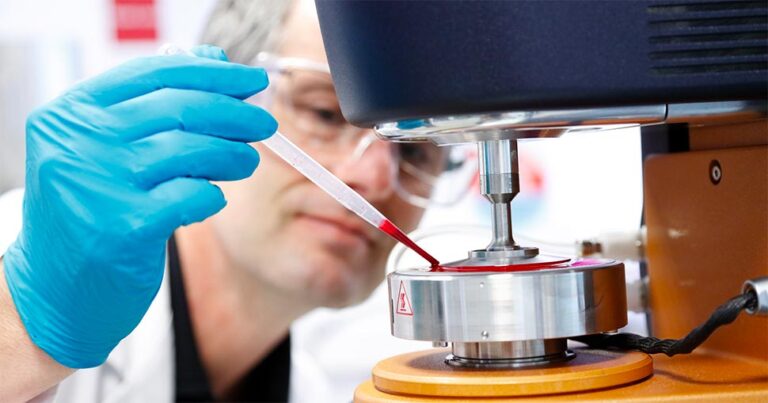 Siegwerk’s portfolio of inkjet solutions consists of various UV and water-based inks as well as different primers and OPVs.