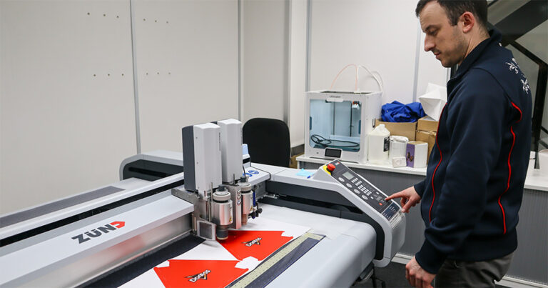 Zund S3 M800 Cutter